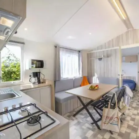 Zecamping 5 Familial Parc Aquatique Locatif Tv Bbq Clim 32m2 Camping