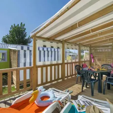 Zecamping 5 Familial Parc Aquatique Locatif Tv Bbq Clim 32m2 5* Saint-Jean-dʼOrbetiers