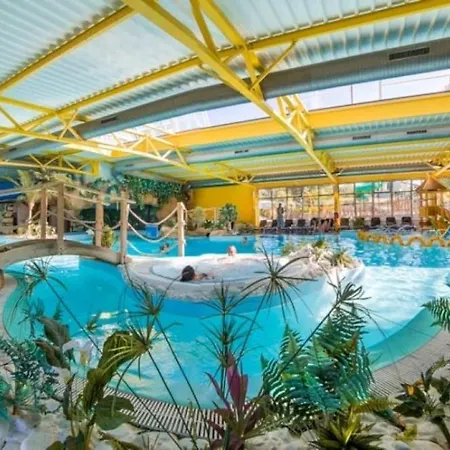 Camping Zecamping 5 Familial Parc Aquatique Locatif Tv Bbq Clim 32m2 Saint-Jean-dʼOrbetiers