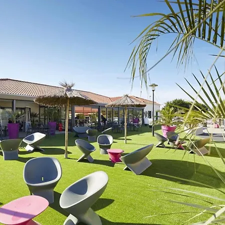 Zecamping 5 Familial Parc Aquatique Locatif Tv Bbq Clim 32m2