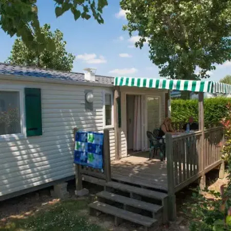 Zecamping 5 Familial Parc Aquatique Locatif Tv Bbq Clim 32m2 Camping Saint-Jean-dʼOrbetiers