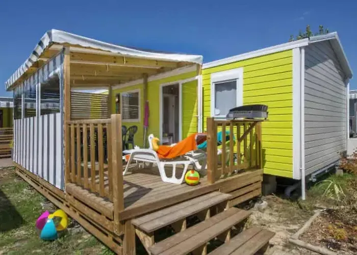 Zecamping 5 Familial Parc Aquatique Locatif Tv Bbq Clim 32m2 Camping Saint-Jean-dʼOrbetiers