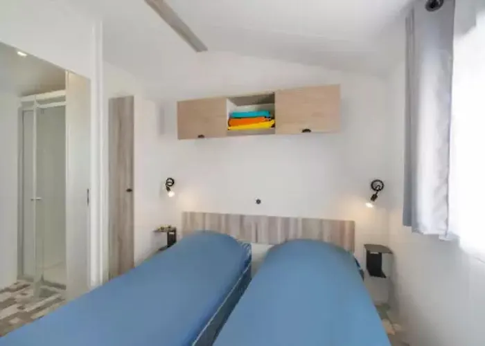 Zecamping 5 Familial Parc Aquatique Locatif Tv Bbq Clim 32m2 Camping 5*