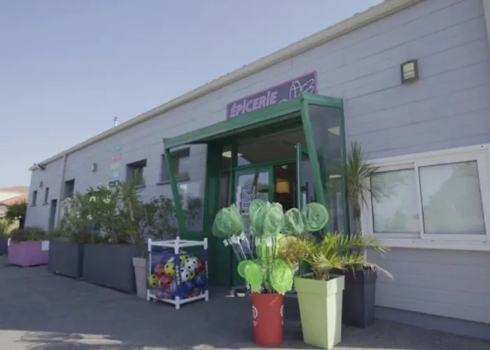 Zecamping 5 Familial Parc Aquatique Locatif Tv Bbq Clim 32m2 5* Saint-Jean-dʼOrbetiers